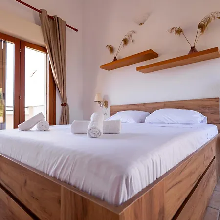 Helios Fourka Holiday home *